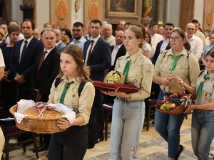 Mindenki szépen sorban